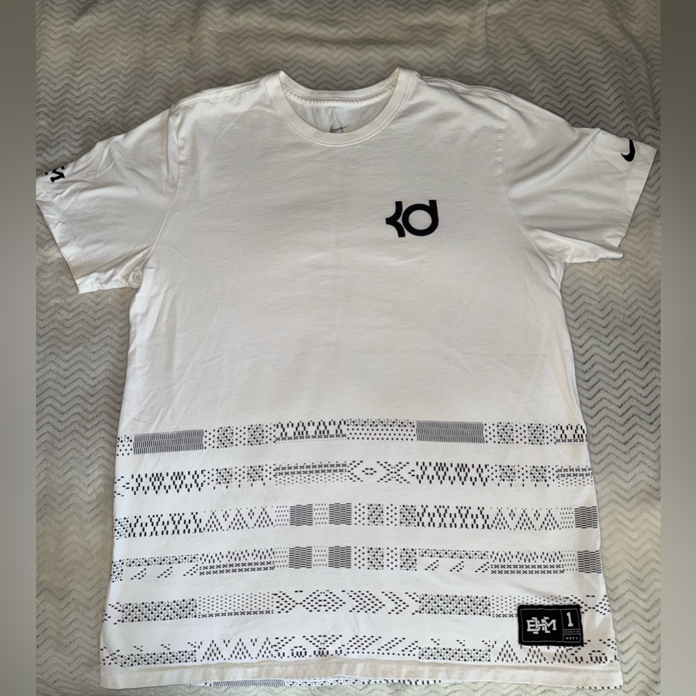 Nike White and Black Short Sleeve Tee